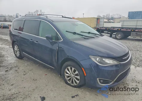 2019 Chrysler Pacifica Touring L z USA, uszkodzony, nr VIN 2C4RC1BG2KR666171